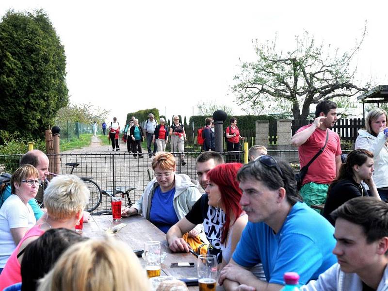 POŘÍČSKÉ TOULKY nalákaly rekordní počet turistů, cyklistů, či koloběžkářů do sluncem zalité přírody. 