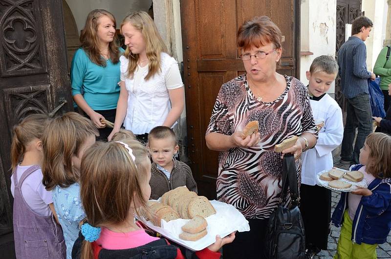 Vavřinecká mše se svěcením chleba.