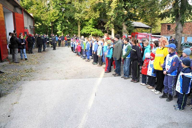 Třináctý ročník oblíbené soutěže mladých hasičů si nenechalo uniknout sedmadvacet pětičlenných hlídek z celého regionu. 