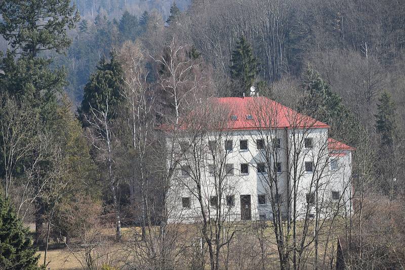 Hotel Metuj aktuálně slouží jako místo, kde našli střechu nad hlavou uprchlíci z Ukrajiny.