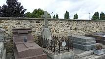 Hrob Paula d´Argueffa na obecním hřbitově v Le Bourget, původní podoba.