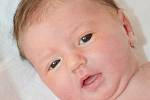 ROZÁLIE MAREŠOVÁ se narodila 8. února 2015 ve 23.45 hodin s váhou 3135 gramů a délkou 49 centimetrů. S rodiči Anetou Syrovátkovou a Lukášem Marešem mají domov v Novém Hrádku. 