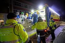 9. únor 2021: Záchranná služba se svým vozem Fenix převezla z Náchodské nemocnice část pacientů s Covid-19 do jiných nemocnic v republice.