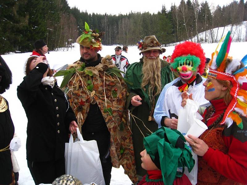 Karneval na lyžích na Janovičkách u Broumova.