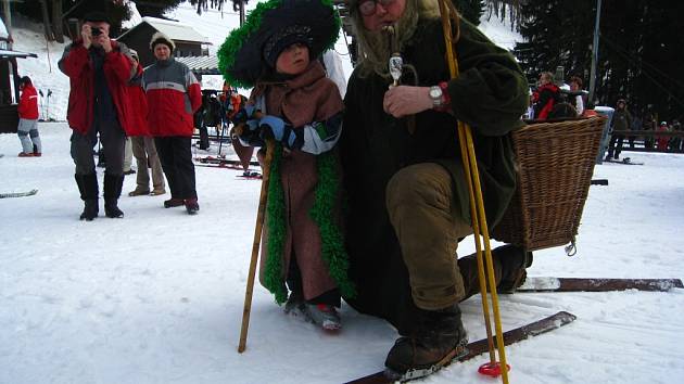 Karneval na lyžích na Janovičkách u Broumova.