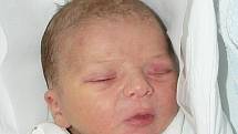 FILIP MACEK se narodil 1. prosince 2011 ve 12:41 hodin s délkou 48 cm a váhou 2,980 kg. S rodiči Věrou a Radimem má domov v Náchodě.