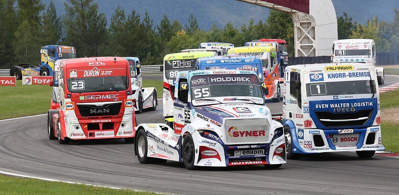 První závod ME tahačů Czech Truck Prix 2017 v neděli vyhrál Adam Lacko ze stáje Buggyra.