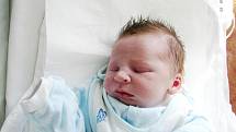 ADAM ŠEREDA se narodil 26. května 2010 ve 2:02 hodin. Po porodu vážil 2940 gramů a měřil 48 centimetrů. Spolu s rodiči Zuzanou a Josefem, a také se 4letou sestřičkou Adélkou, bydlí v Bohuslavicích nad Metují.