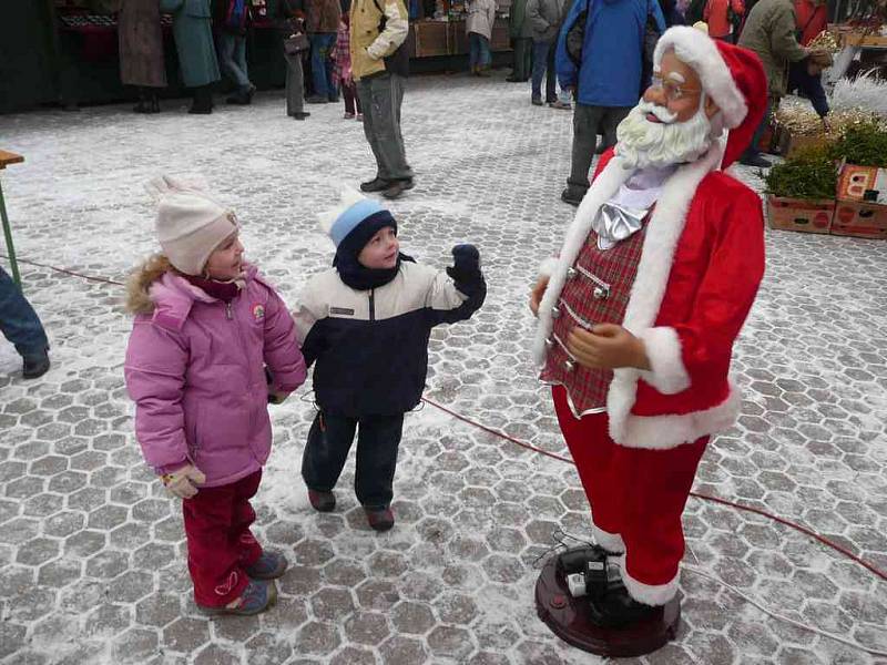 Vánoční trhy v Červeném Kostelci.