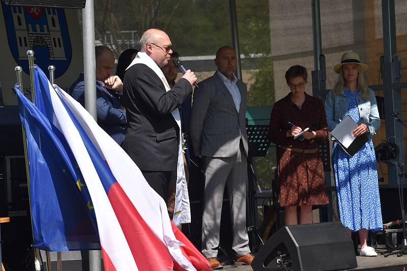 V Náchodě-Bělovsi dnes dopoledne zahájili lázeňskou sezónu.