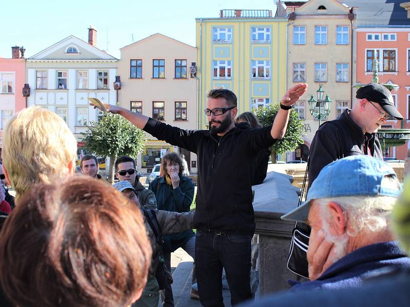 Historik architektury Petr Staněk a architekt Viktor Vlach se formou komentované procházky pokusi