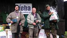 První tři nejúspěšnější rybáři, kteří obsadili první tři místa v sobotním rybářském závodu Grimův pohár.