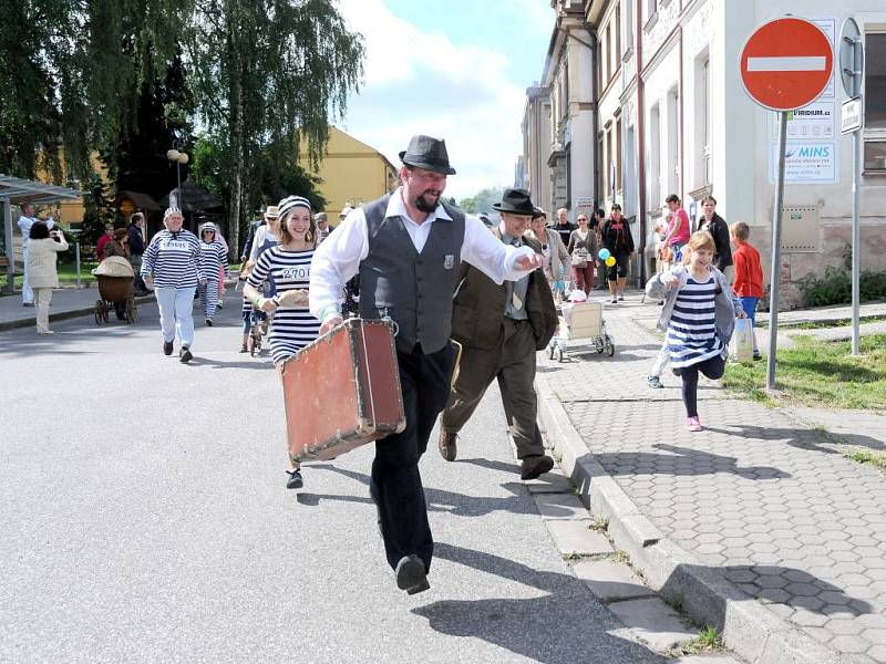 Běh z Police do Police.