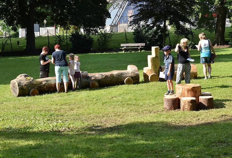 Pro děti byl také na Dětském hřišti otevřen pohádkový park z dřevěných prolézaček na motivy hrdinů jednotlivých písní.