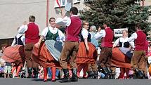 Závěr folklorního festivalu v Červeném Kostelci.