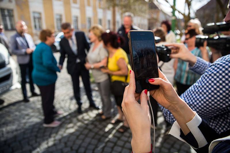 Vláda na návštěvě v Královéhradeckém kraji. Adrej Babiš a vláda zavítali do Josefova.