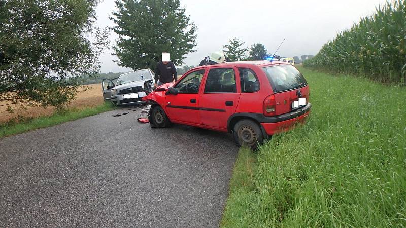 Jaroměřští hasiči zasahovali u nehod aut i vlaku