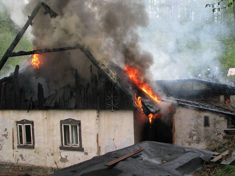 Požár v Polici nad Metují.