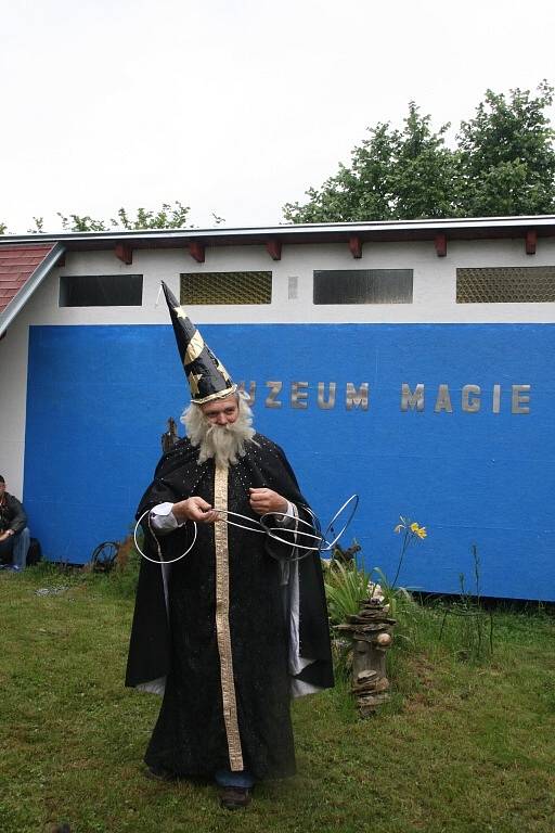 Jaroměřští kouzelníci otevřeli Muzeum magie, první v Evropě.