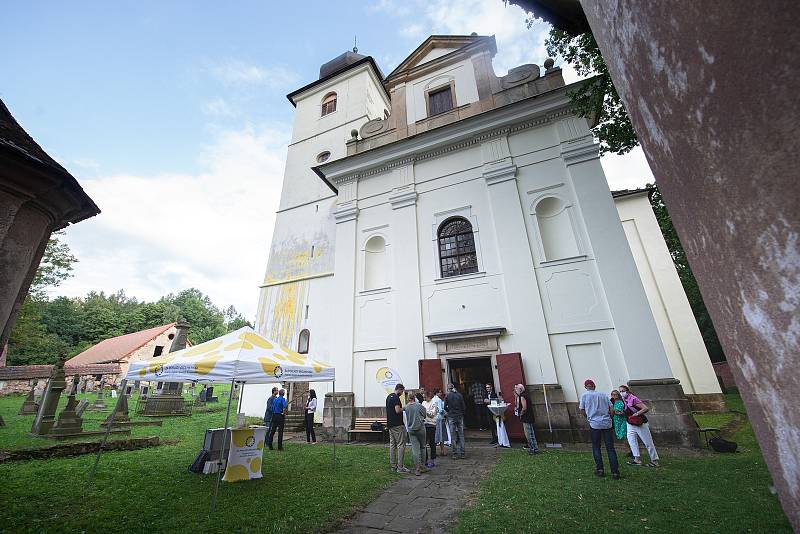 Martínkovický kostel sv. Jiří a Martina hostil slovenské interprety – Moyzesovo kvarteto a hornistku Zuzanu Rzounkovou. Koncert si přišlo vyslechnout 121 posluchačů, výtěžek z dobrovolného vstupného činil částku 13 438 Kč.