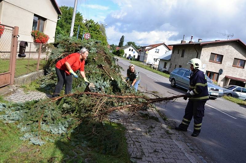 Větrná smršť v Bohuslavicích nad Metují