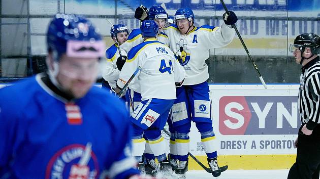 Třinácté kolo Krajské ligy Královéhradeckého a Pardubického kraje nabídlo souboj o první příčku mezi hokejisty Nového Města nad Metují a Litomyšle.