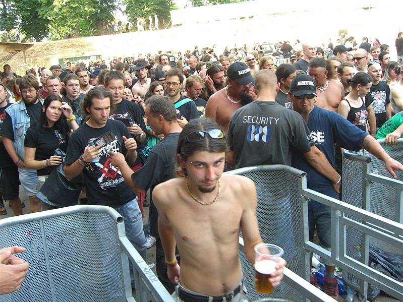 Z hudebního festivalu Brutal Assault.