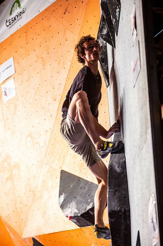 Mezinárodní horolezecký filmový festival a český pohár v boulderingu. Souboj mezi dvěmi nejlepšími lezci České republiky a to Michalem Stráníkem a Adamem Ondrou. Adam Ondra se představil i se svou přednáškou. Adam Ondra je jeden z nejlepší horolezců na sv