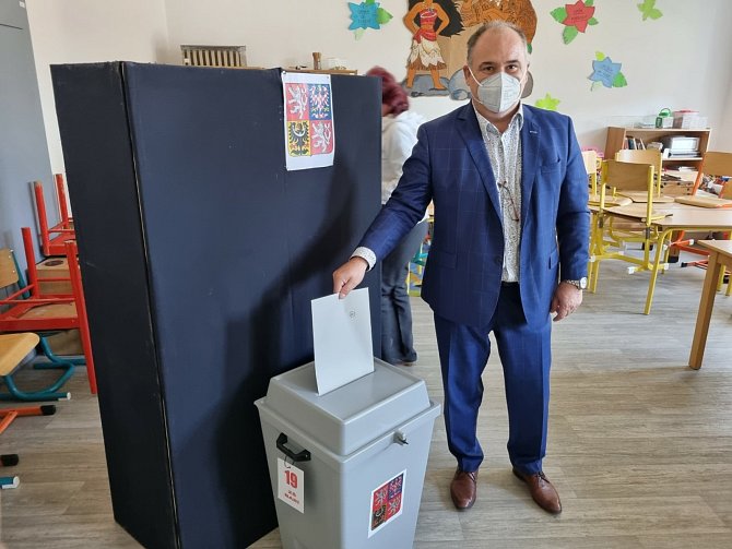 Jan Birke ještě včera odpoledne ve volební místnosti mohl doufat v zázrak. Sčítání hlasů však rozhodlo jinak.