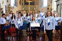 Při Noci kostelů v náchodském děkanském kostele sv. Vavřince vystoupil soubor Musica Viva z Jiráskova gymnázia v Náchodě.
