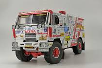 Fenomén Dakar – tak se jmenuje další krátkodobá výstava, která začne první listopadovou sobotu v Muzeu papírových modelů. Potěší hlavně milovníky těžkých rallyových strojů, neboť představí modely kamionů, které absolvovaly legendární Rallye Paříž-Dakar.