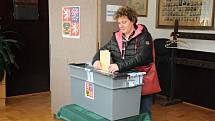 Volby v Červeném Kostelci.