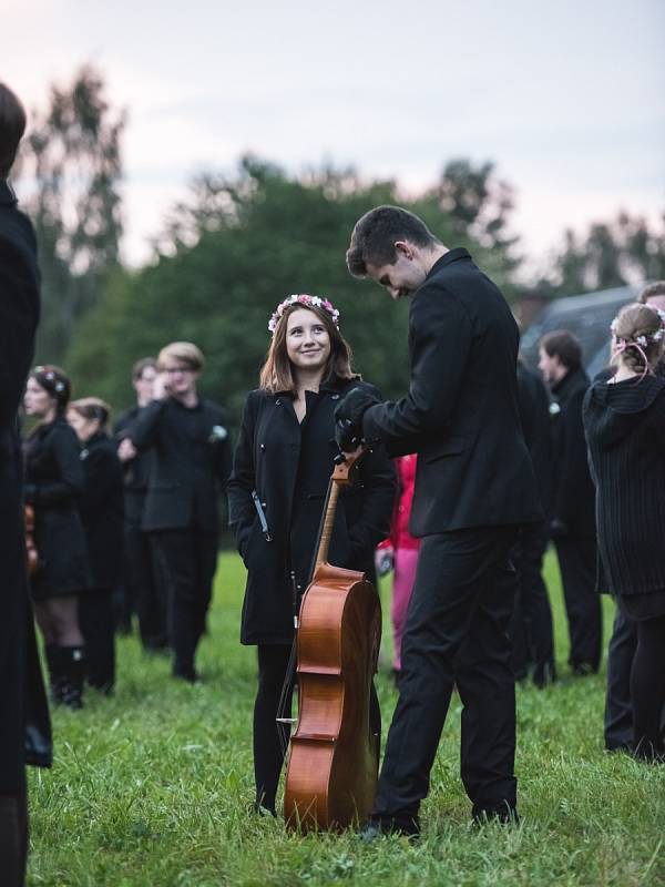 Mladý orchestr vzdal hold přírodě, skály naslouchaly dialogu Země a člověka