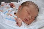 JOSEF PICH se narodil 18. prosince 2013 v 10:27 hodin. Po narození chlapeček vážil 3660 gramů a měřil 50 centimetrů. S rodiči Petrou a Josefem a se sestřičkou Michalkou (22 měsíců) bydlí v Batňovicích. 