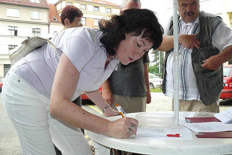 Svůj podpis přidala i poslankyně za KSČM Soňa Marková.