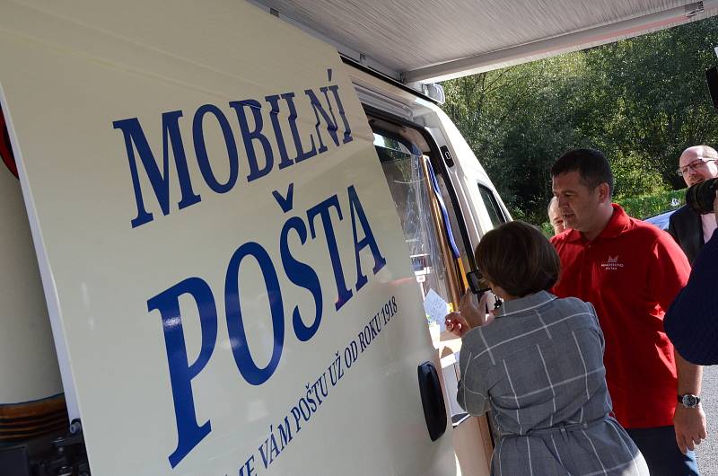 V úterý 22. září představila Česká pošta na svém depu v Náchodě novinku – Mobilní poštu. Jde o novou formu poskytování poštovních služeb prostřednictvím vozidel ČP, které jsou upravené pro plnohodnotné fungování poštovní přepážky. Akce se konala za účasti