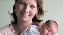 JAN ZELENÝ se narodil 18. dubna 2010 v 1:14 hodin s porodní váhou 3320 gramů a délkou 49 centimetrů. S rodiči Martinou a Jiřím, a také se sourozenci Danečkem (10) a Patrikem (3), má domov v Jetřichově.