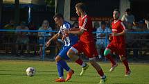 Třetiligoví fotbalisté Převýšova (v červeném) přehráli divizního nováčka z Náchoda v poměru 3:2.