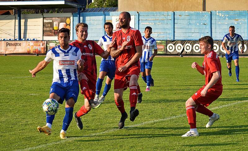 Náchod ve středečním duelu porazil Trutnov 4:2.