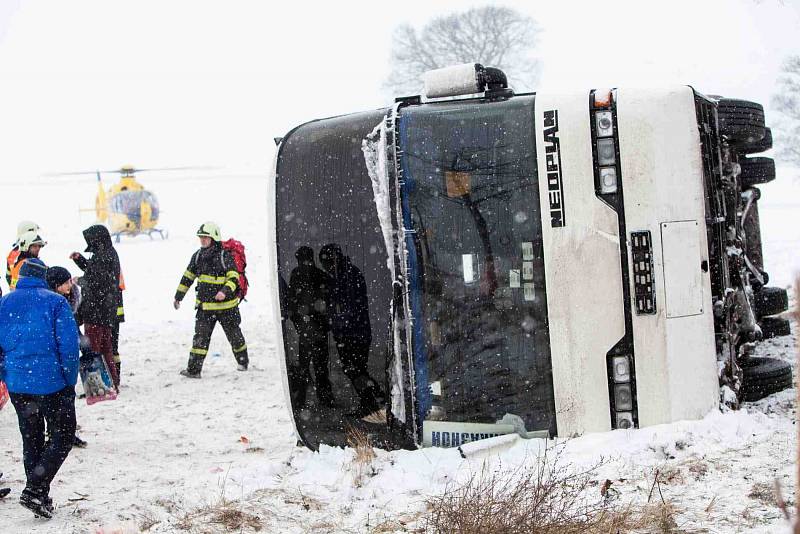 Havárie běloruského zájezdového autobusu s dětmi u Hořiček na Náchodsku.