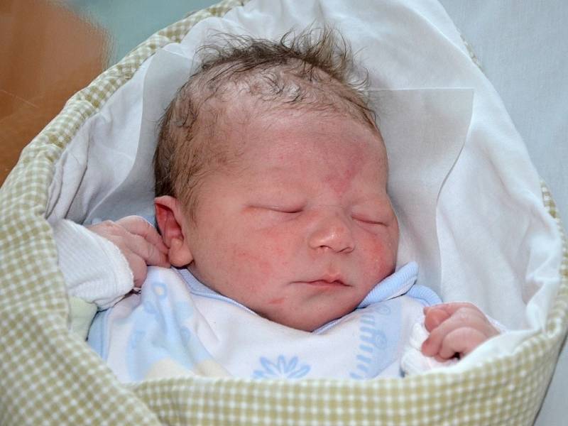 MICHAL BRAHA je prvním děťátkem manželů Kateřiny a Michala z Hronova Zbečníku. Klouček se narodil 2. září 2016 v 5.19 hodin, vážil 3445 gramů a měřil 49 centimetrů.