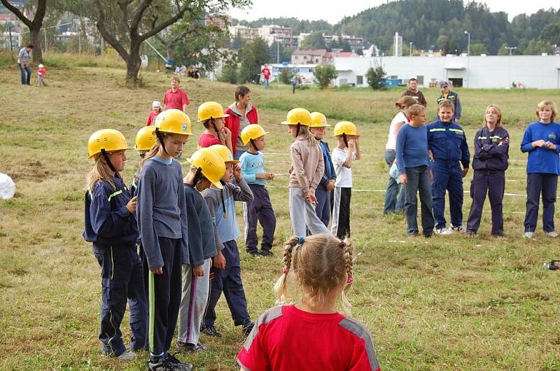 Běloveští nedávno oslavili půlkulaté výročí - 55 let nepřetržité práce s mládeží v hasičském oddílu při SDH Běloves.