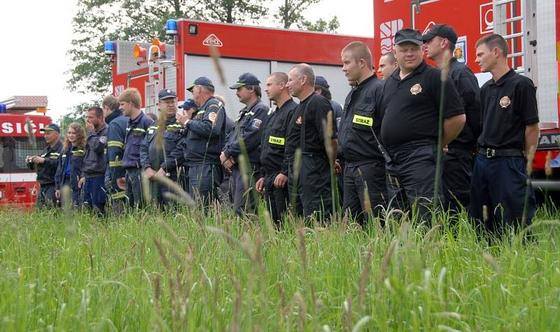 Cvičení hasičů z Čech a Polska.