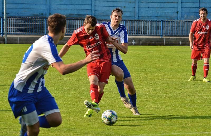 Náchod ve středečním duelu porazil Trutnov 4:2.