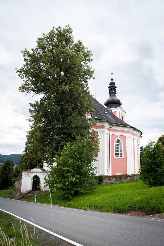 V božanovském kostele sv. Máří Magdalény odstartoval letní hudební festival klasické hudby Za poklady Broumovska. Foto: Jakub Šleis