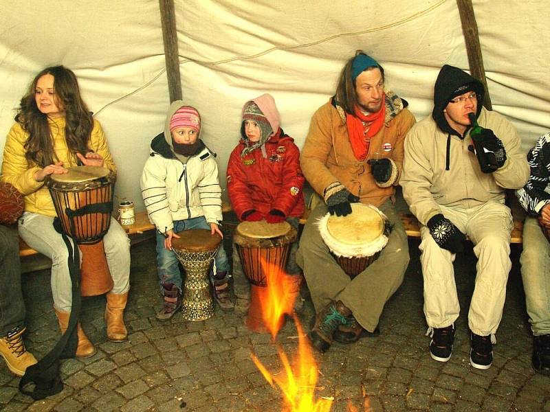 BUBENICKÝ WORKSHOP v indiánském tee-pee. 