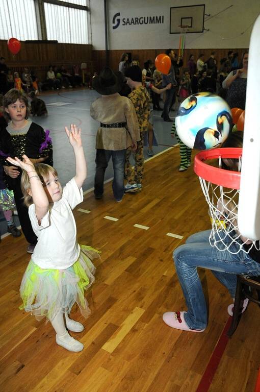 Velký dětský karneval ve Zbečníku.