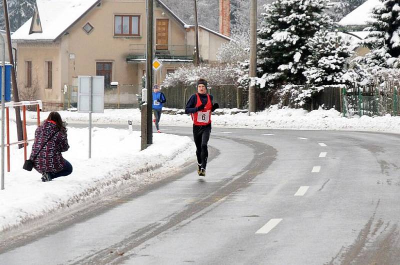 Již tradičně na první lednovou sobotu uspořádala TJ Horní Kostelec další ročník silničního Novoročního běhu. 