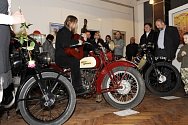 Výstava historických motocyklů v jaroměřském muzeu.