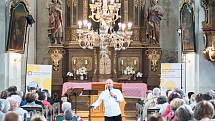 V božanovském kostele sv. Máří Magdalény odstartoval letní hudební festival klasické hudby Za poklady Broumovska. Foto: Jakub Šleis